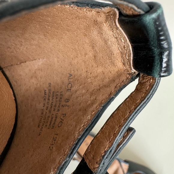 FRANKIE4 Saving Soles Alice Dark green pointed toe mid heel pumps Sz 8.5 - Picture 7 of 8